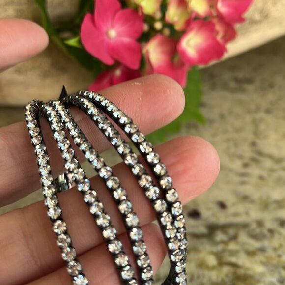 Set of 5 pull on layering bracelets. - Picture 4 of 5